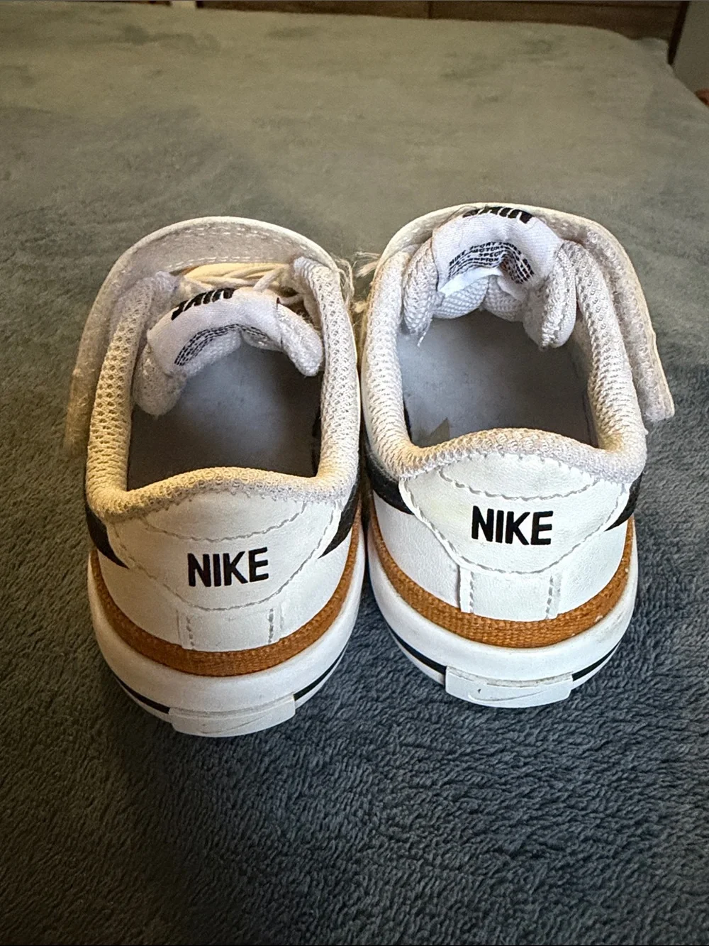 Nike classic low
